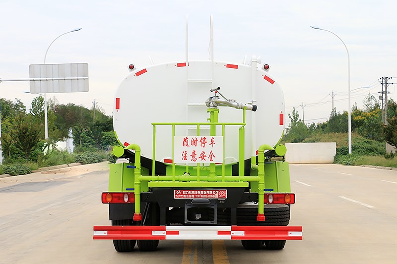 國(guó)六東風(fēng)天錦14噸灑水車(chē)