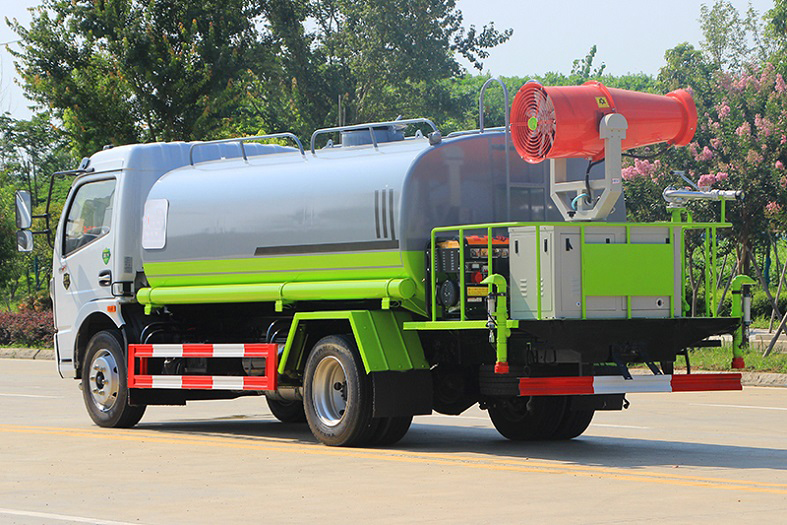 國(guó)六東風(fēng)大多利卡9噸噴霧車