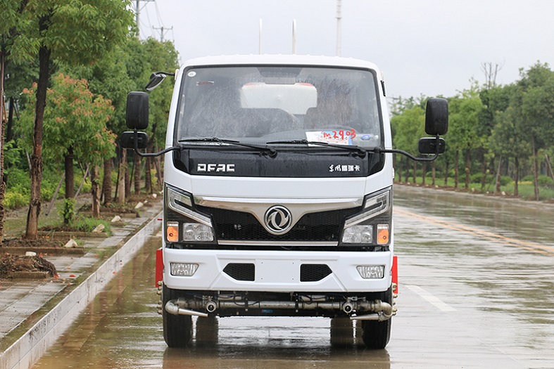 國(guó)六東風(fēng)小多利卡5方抑塵霧炮噴灑車/30米-40米霧炮