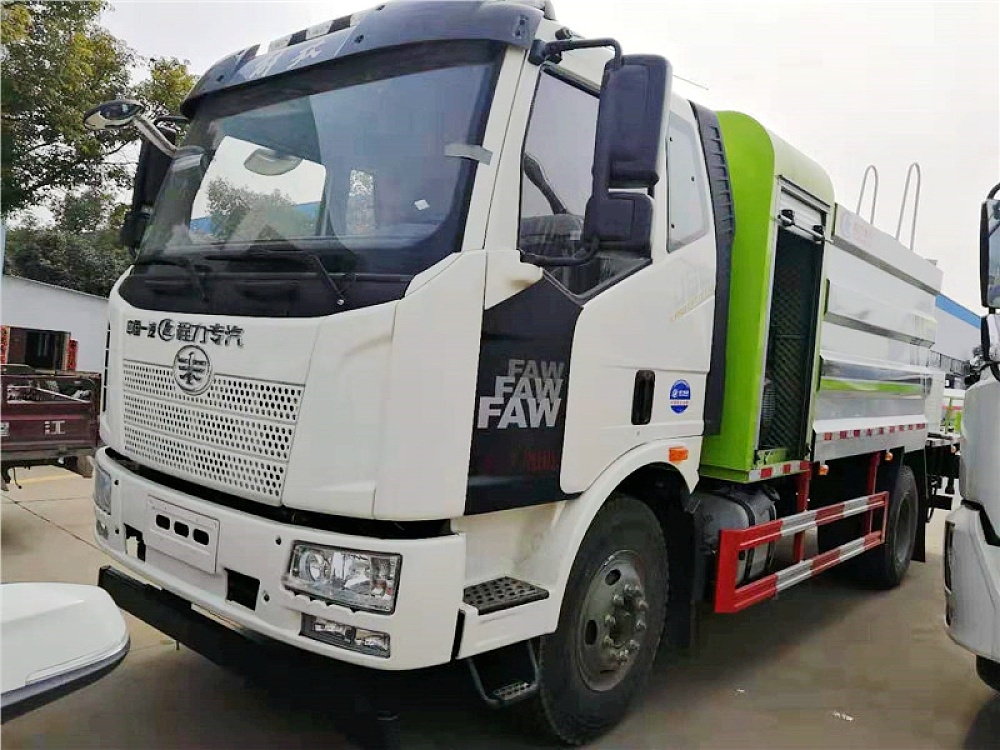 國(guó)六解放J6L多功能抑塵車11.3立方/50-100米霧炮