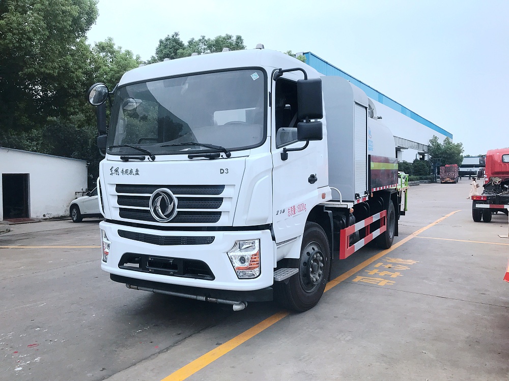 國(guó)六東風(fēng)專底10立方抑塵噴霧車