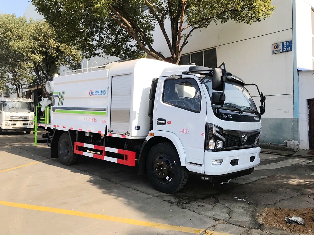國六東風(fēng)凱普特6.5方多功能霧炮車