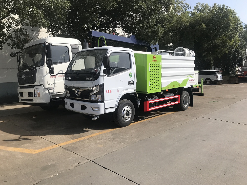東風(fēng)小多利卡霧炮車國(guó)六4.5立方