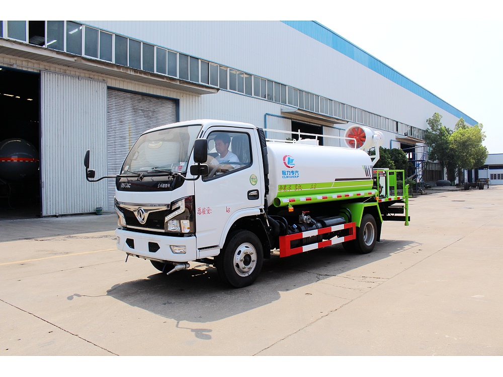 國(guó)六東風(fēng)小多利卡5立方抑塵灑水車(chē)