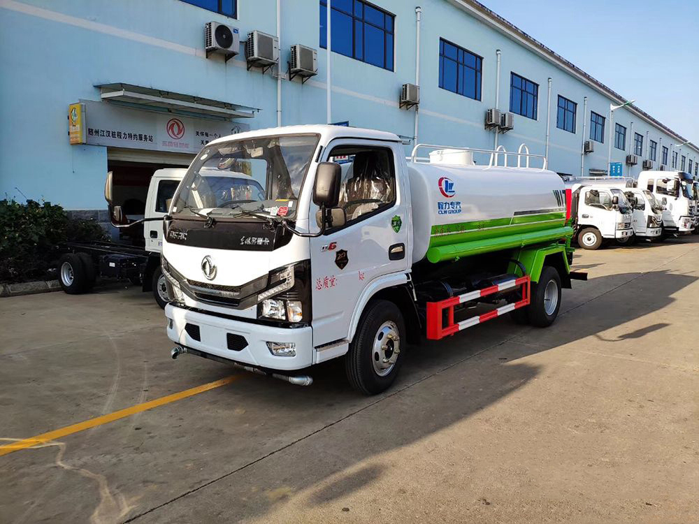 國(guó)六5方東風(fēng)小多利卡D6灑水車