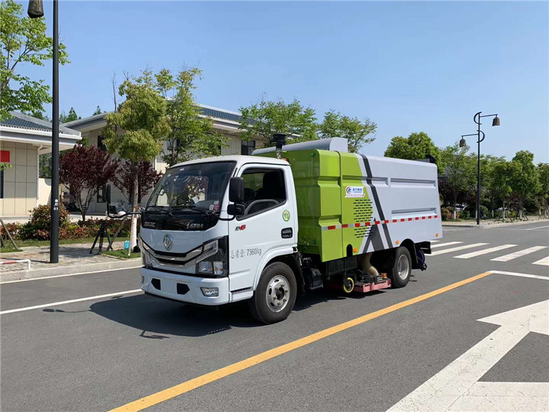 國六東風(fēng)多利卡吸塵車