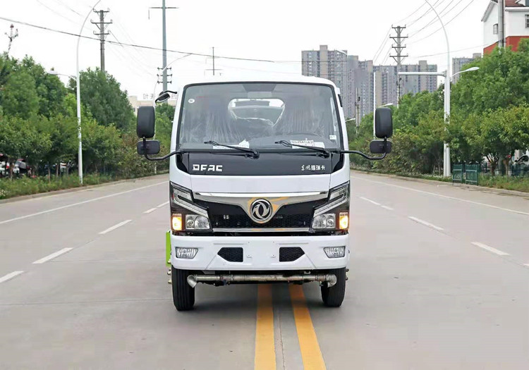 國(guó)六東風(fēng)福瑞卡5噸灑水車(chē)