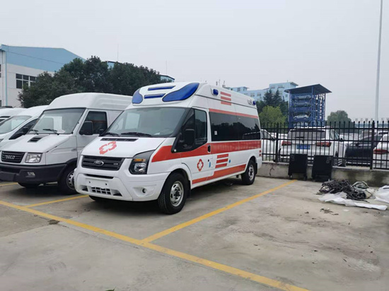 國(guó)六福特新世代長(zhǎng)軸高福星頂救護(hù)車