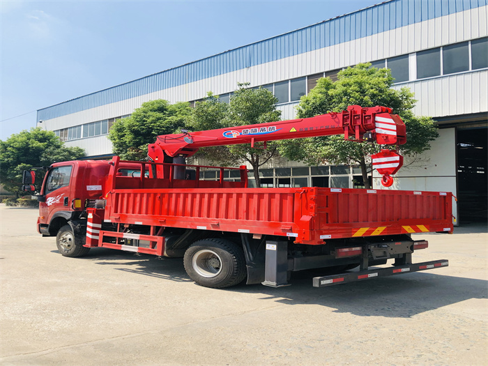 重汽王牌藍(lán)牌隨車(chē)吊_隨車(chē)吊廠(chǎng)家